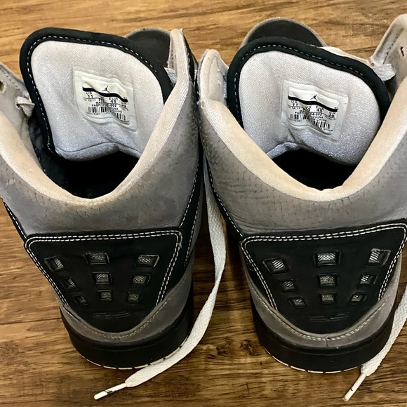 Jordan flat ones men’s size 11, gray and black and color - Picture 3 of 7